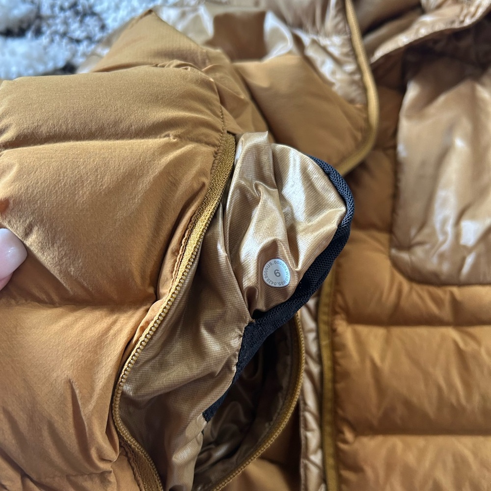 Lululemon Puffer Jacket - Picture 4 of 7
